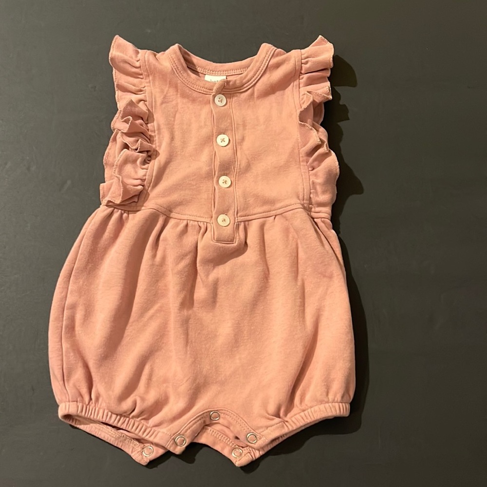 Kate Quinn baby girl jumper